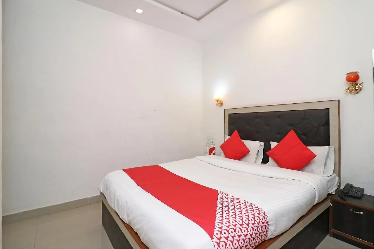 Oyo Flagship 24679 Hotel Green House Agra  India