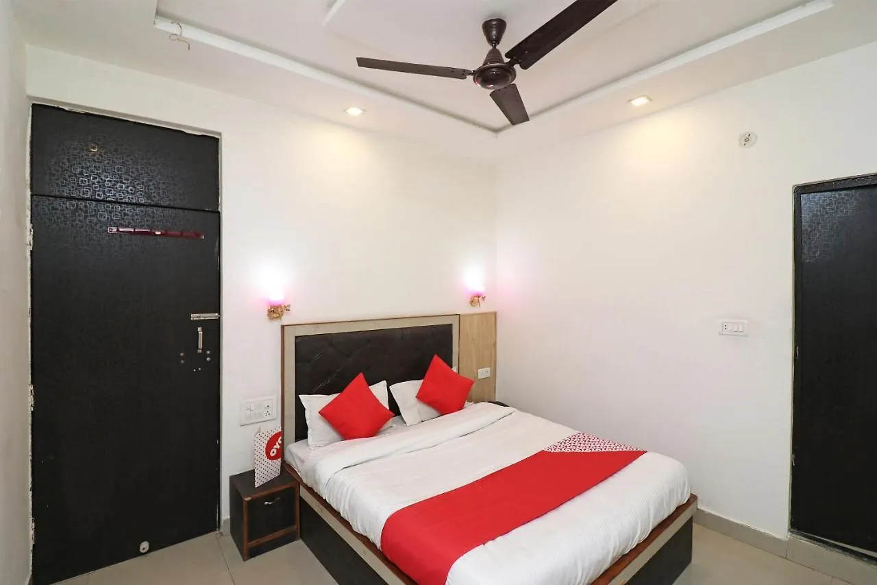 Oyo Flagship 24679 Hotel Green House Agra  India