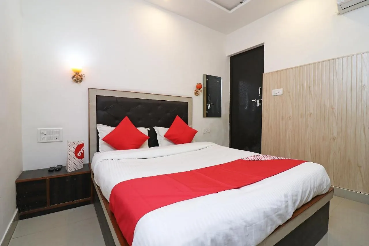 Oyo Flagship 24679 Hotel Green House Agra  Agra (Uttar Pradesh)