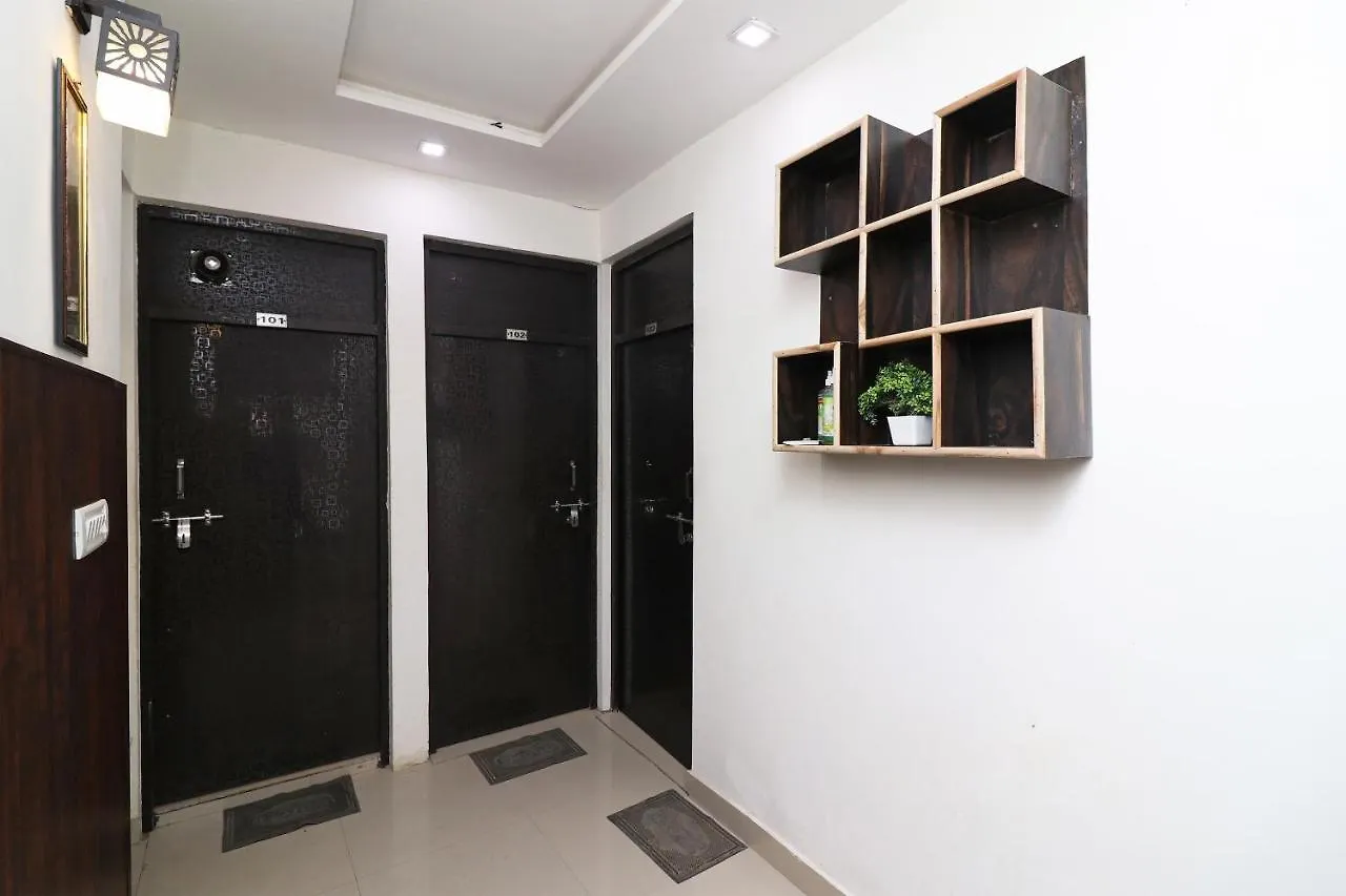 Oyo Flagship 24679 Hotel Green House Agra