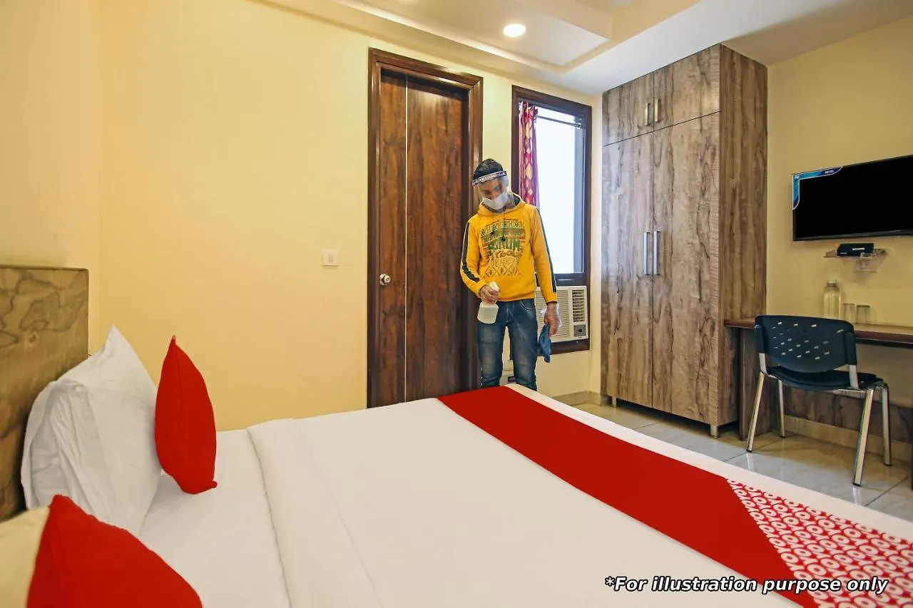 ***  Oyo Flagship 24679 Hotel Green House Agra  India