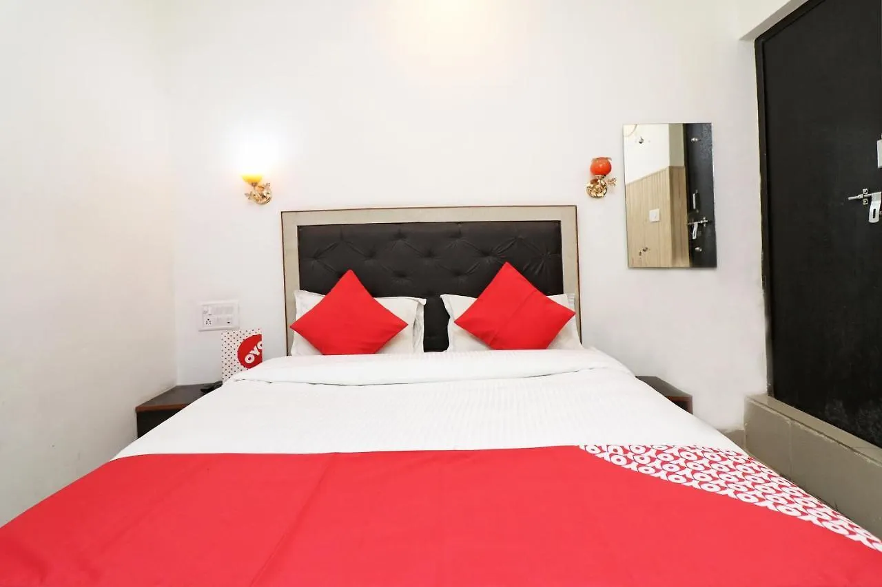 Oyo Flagship 24679 Hotel Green House Agra  3*, Agra (Uttar Pradesh) India